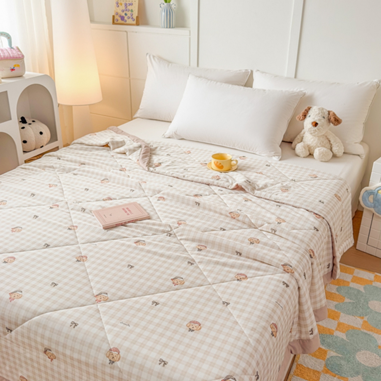 91家纺网 家纺一手货源 找家纺 帕拉美拉 2026新款A类印花冰凉丝凉感丝手包大宽边夏被 格纹乖乖狗