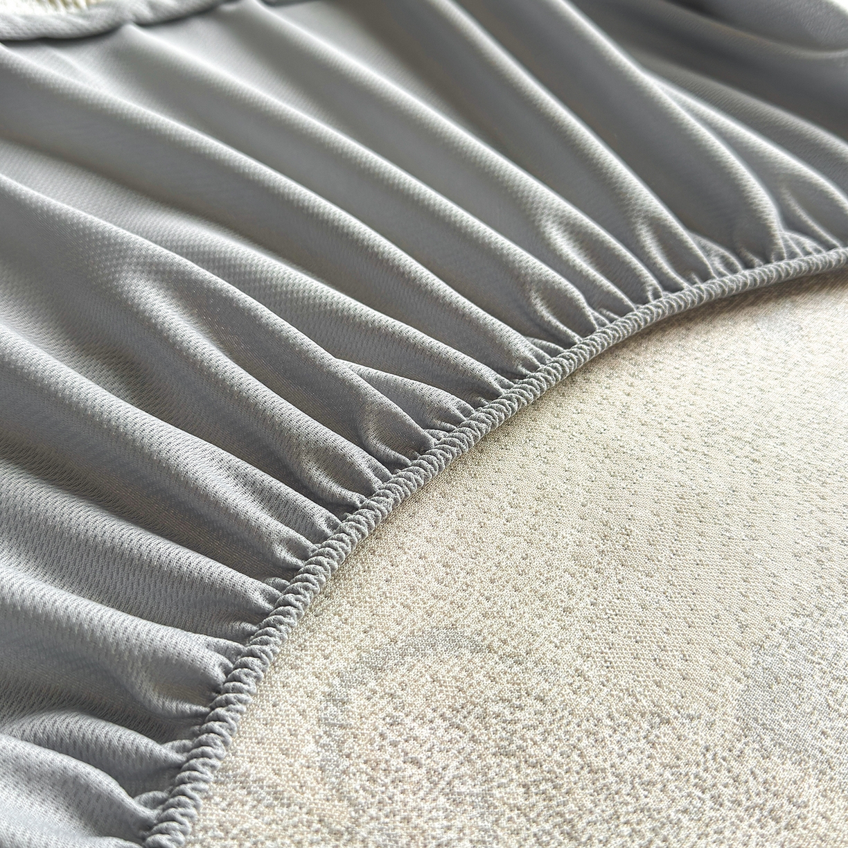 91家纺网 家纺一手货源 找家纺 柔品 2026春夏新款PE中分子床笠款凉席席子 巴黎印象 灰