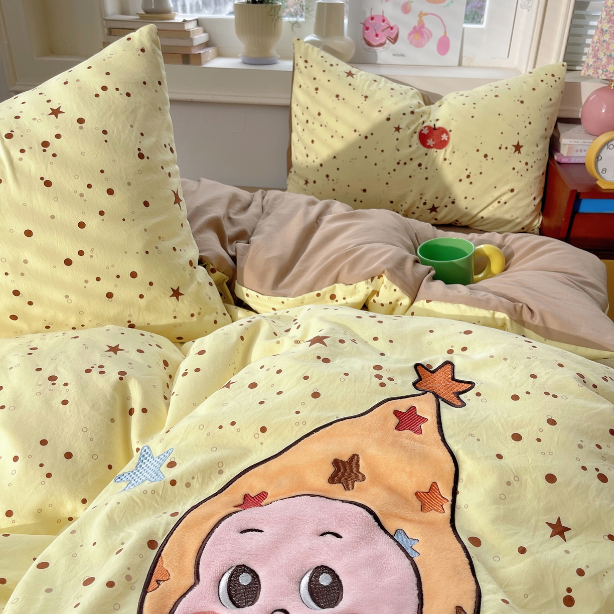 91家纺网 家纺一手货源 找家纺 贝扬思家纺 2026春夏新款云朵贴布绣绣花四件套 微笑星星