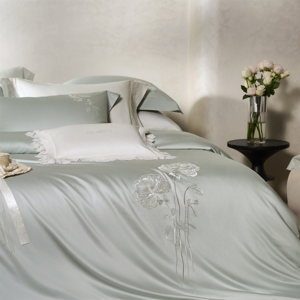 91家纺网 家纺一手货源 找家纺 玖玖爱家纺 2026新款奢织轻云柔棉长绒棉四件套-月下繁花 月下繁花-枝绿色