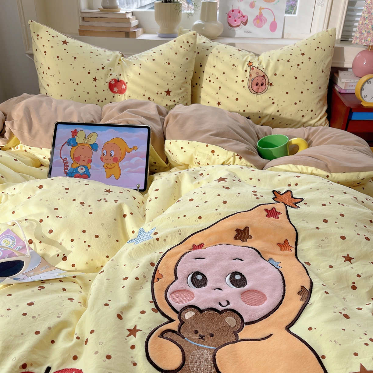 91家纺网 家纺一手货源 找家纺 贝扬思家纺 2026春夏新款云朵贴布绣绣花四件套 微笑星星