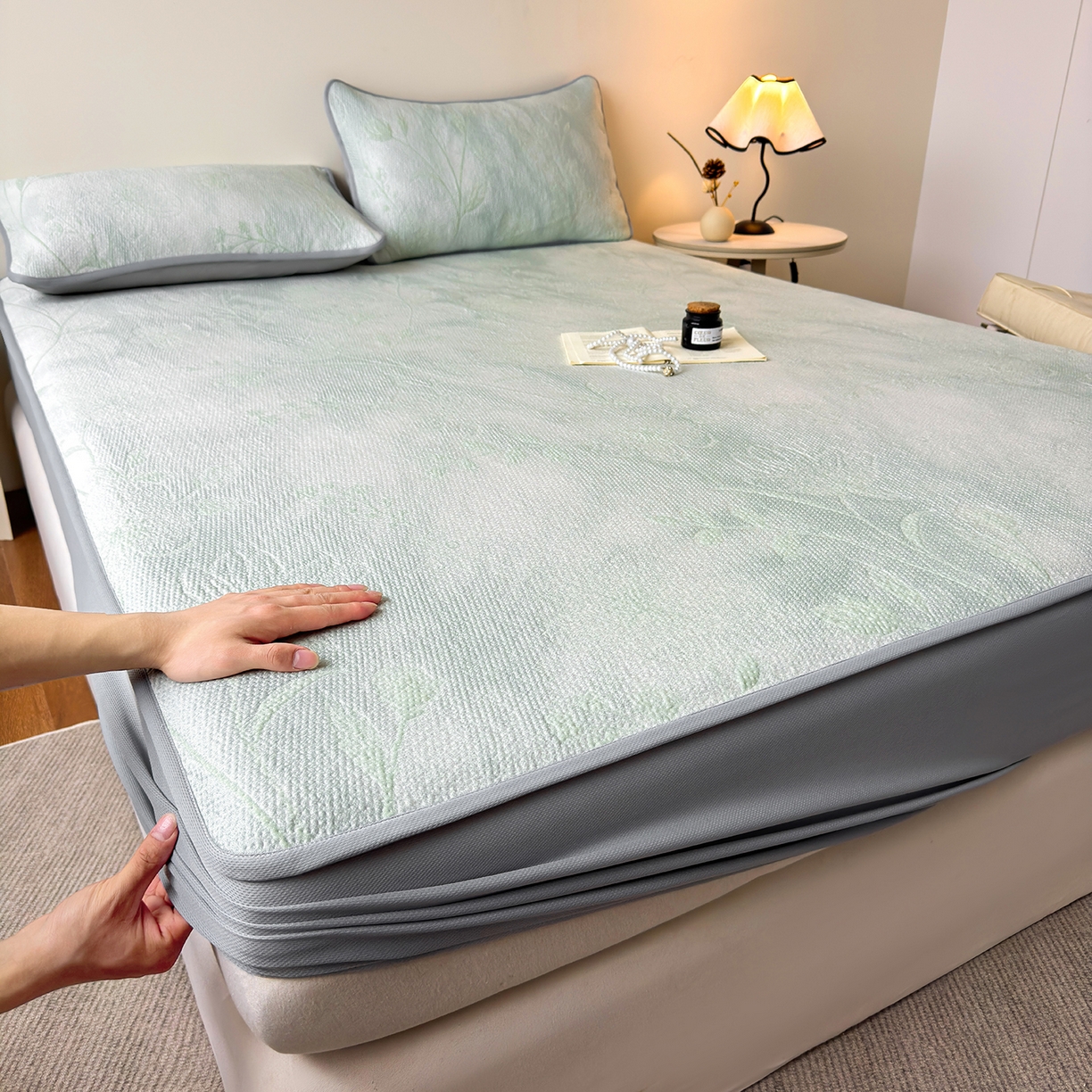 91家纺网 家纺一手货源 找家纺 柔品 2026春夏新款PE中分子床笠款凉席席子 巴黎印象 绿