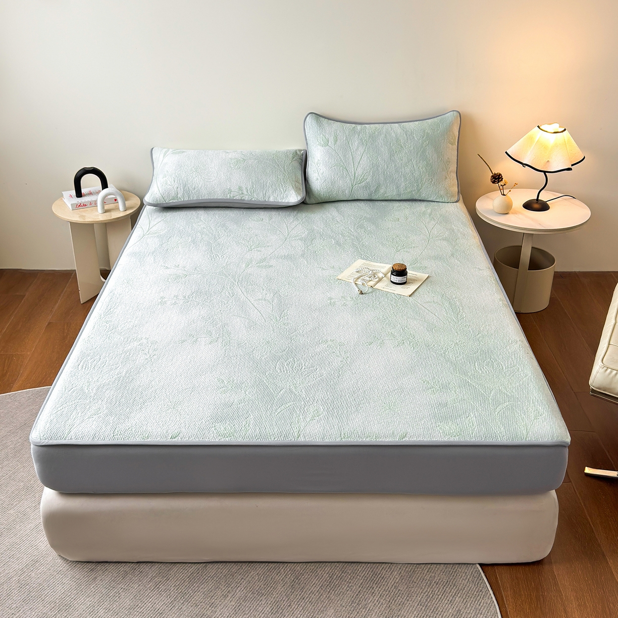 91家纺网 家纺一手货源 找家纺 柔品 2026春夏新款PE中分子床笠款凉席席子 巴黎印象 绿