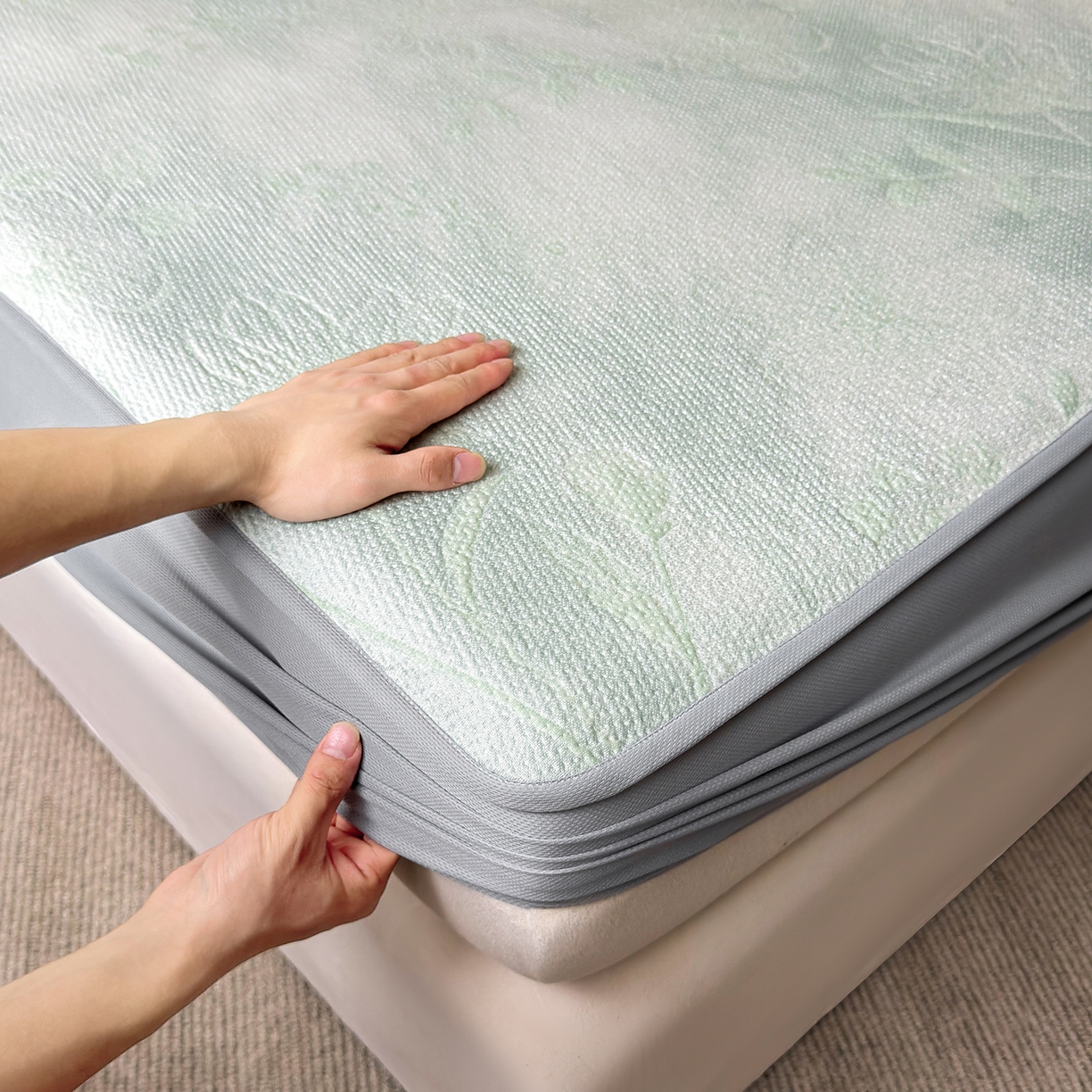 91家纺网 家纺一手货源 找家纺 柔品 2026春夏新款PE中分子床笠款凉席席子 巴黎印象 绿