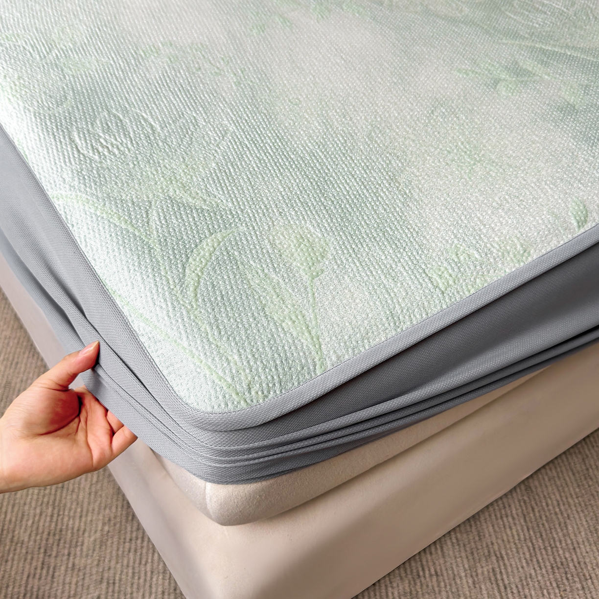 91家纺网 家纺一手货源 找家纺 柔品 2026春夏新款PE中分子床笠款凉席席子 巴黎印象 绿