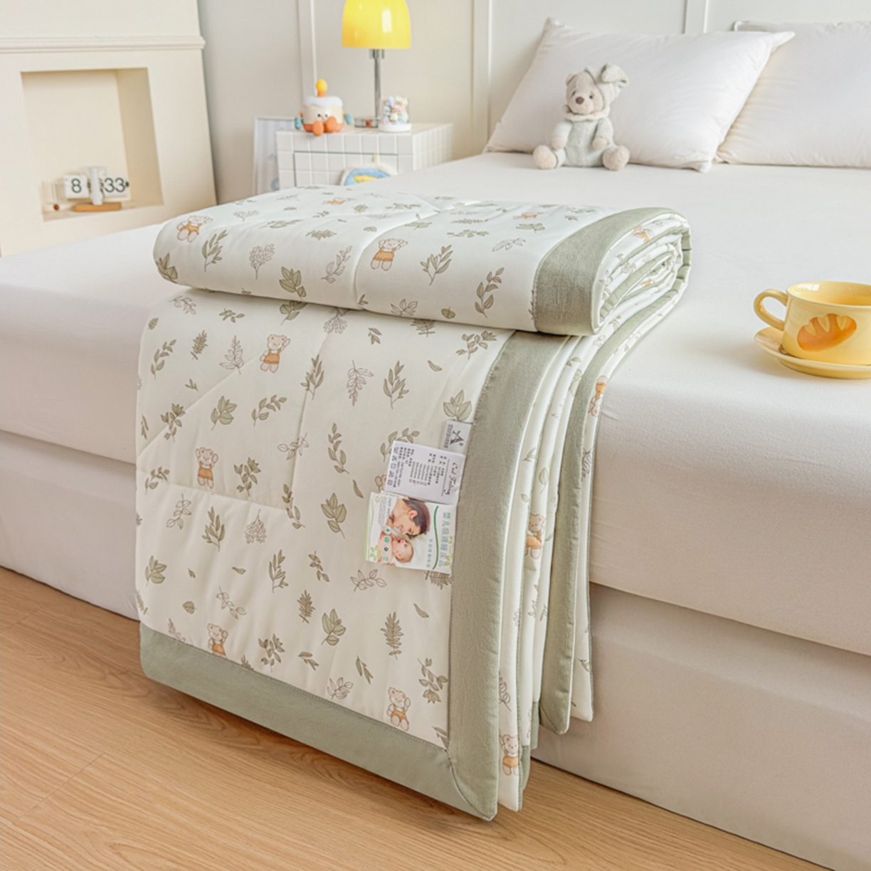 91家纺网 家纺一手货源 找家纺 帕拉美拉 2026新款A类印花冰凉丝凉感丝手包大宽边夏被 林间小熊