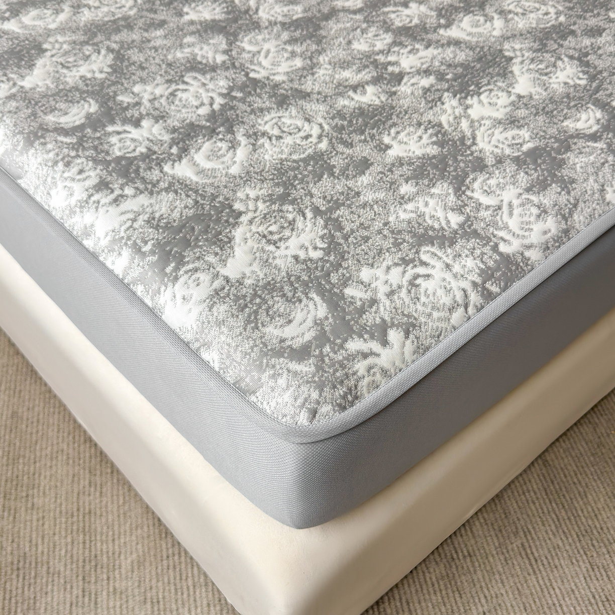 91家纺网 家纺一手货源 找家纺 柔品 2026春夏新款PE中分子床笠款凉席席子 梦里繁花 灰