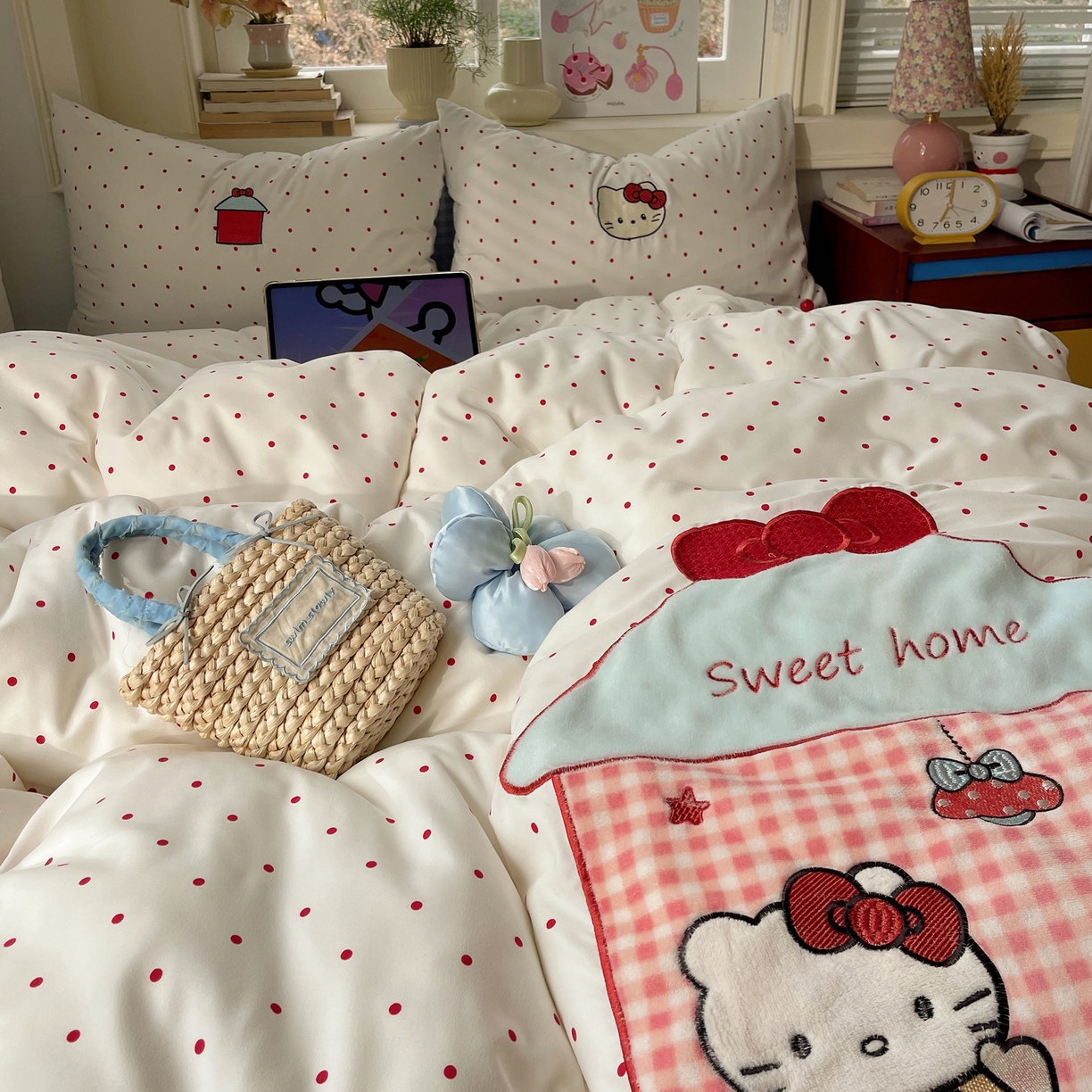 91家纺网 家纺一手货源 找家纺 贝扬思家纺 2026春夏新款云朵贴布绣绣花四件套 猫猫小家