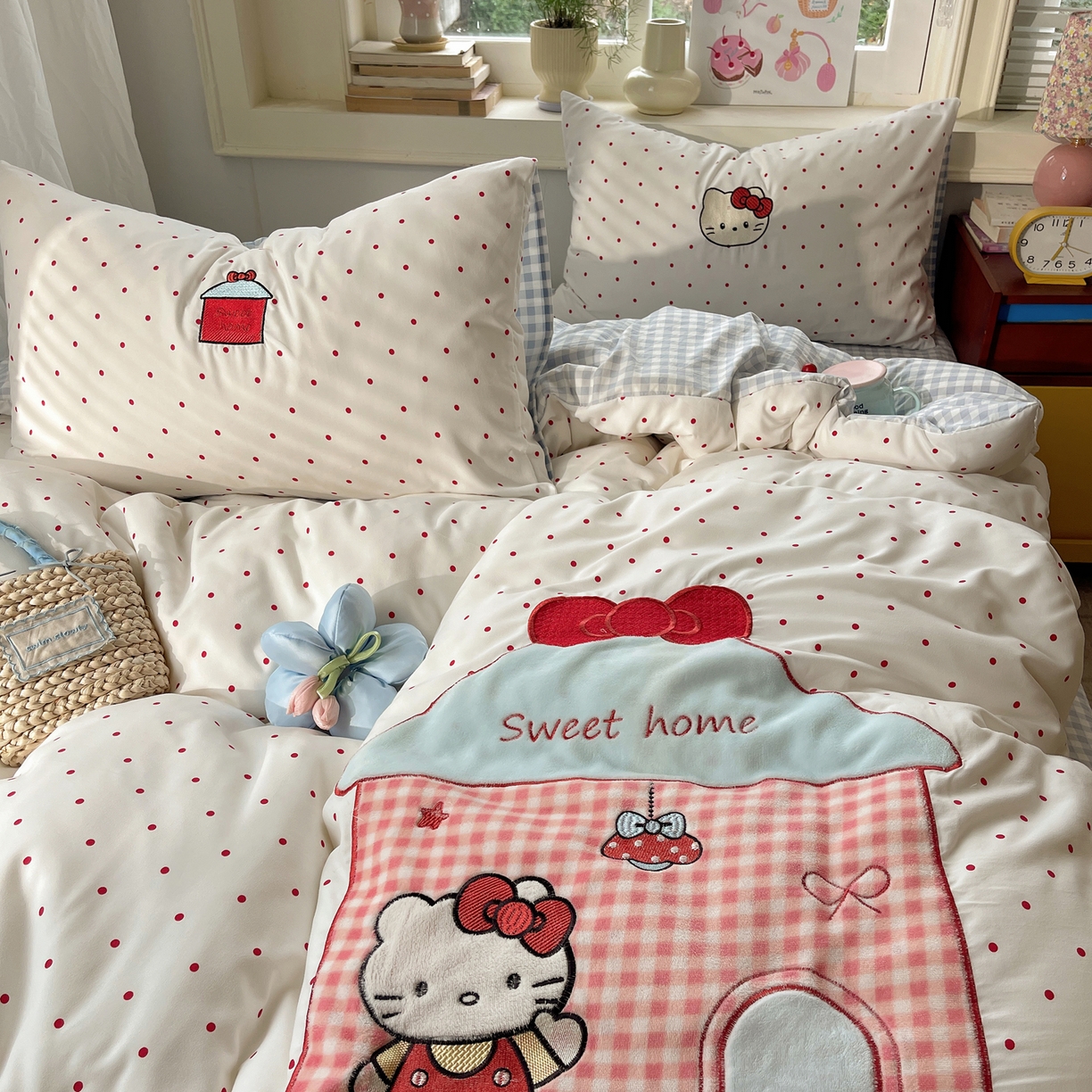 91家纺网 家纺一手货源 找家纺 贝扬思家纺 2026春夏新款云朵贴布绣绣花四件套 猫猫小家