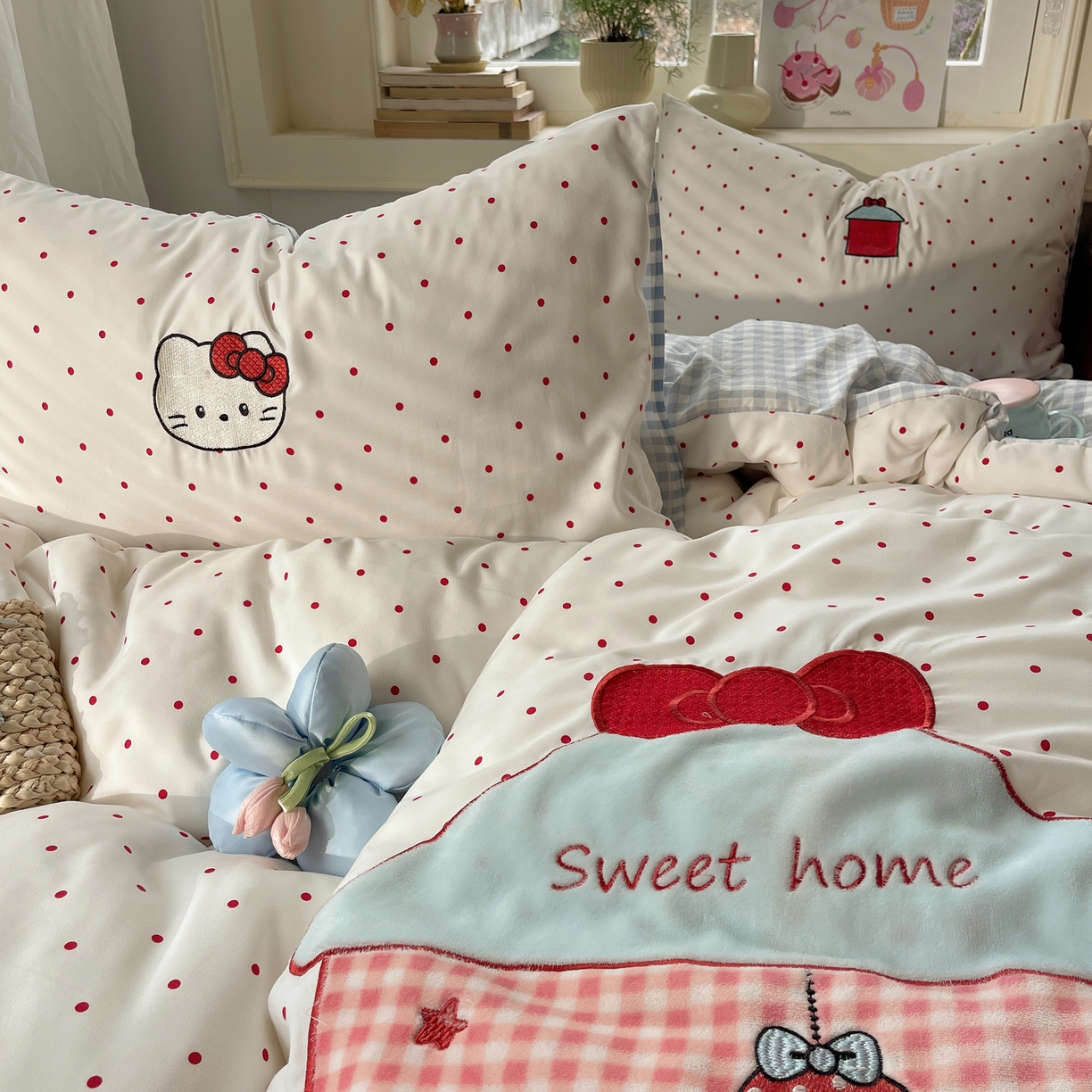 91家纺网 家纺一手货源 找家纺 贝扬思家纺 2026春夏新款云朵贴布绣绣花四件套 猫猫小家