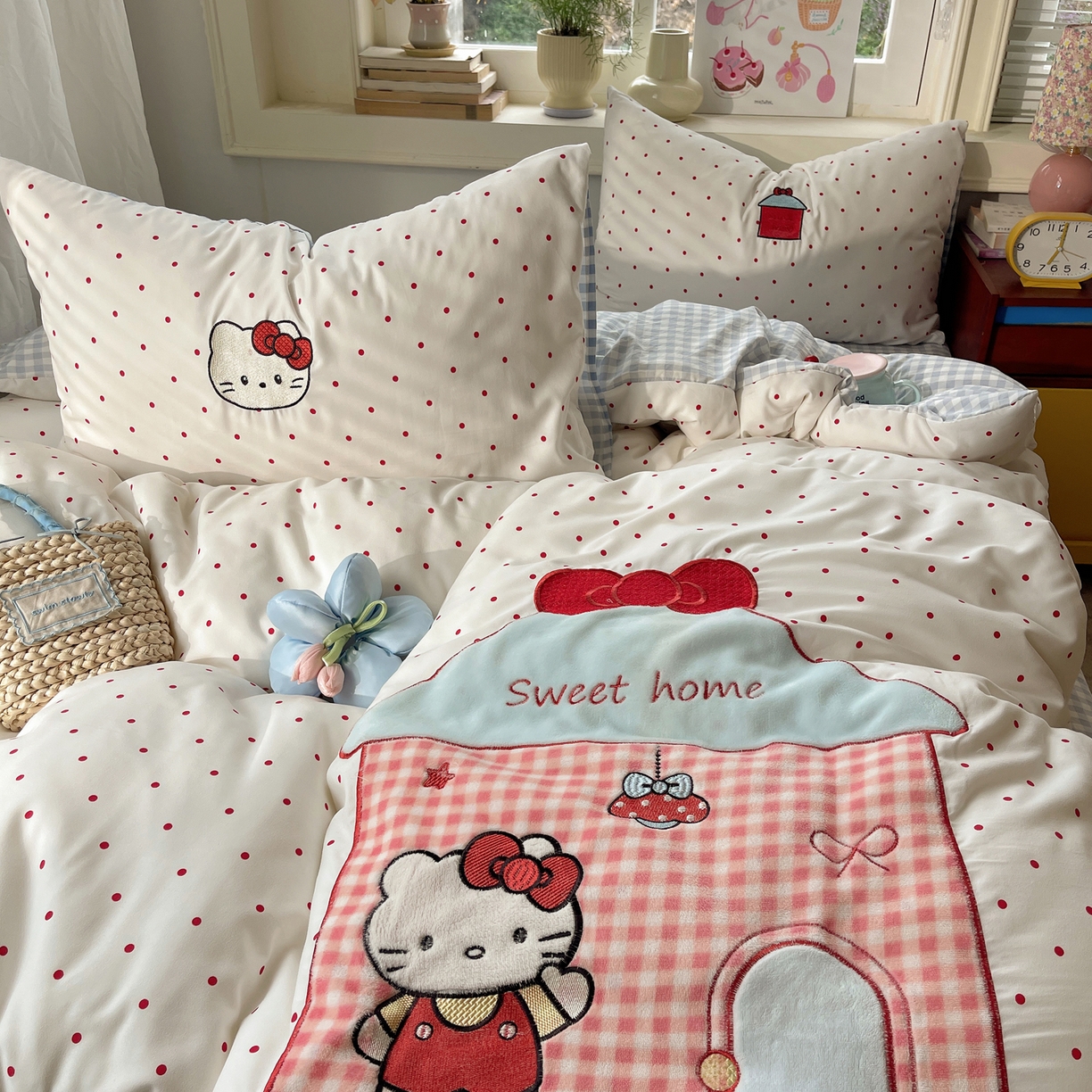 91家纺网 家纺一手货源 找家纺 贝扬思家纺 2026春夏新款云朵贴布绣绣花四件套 猫猫小家