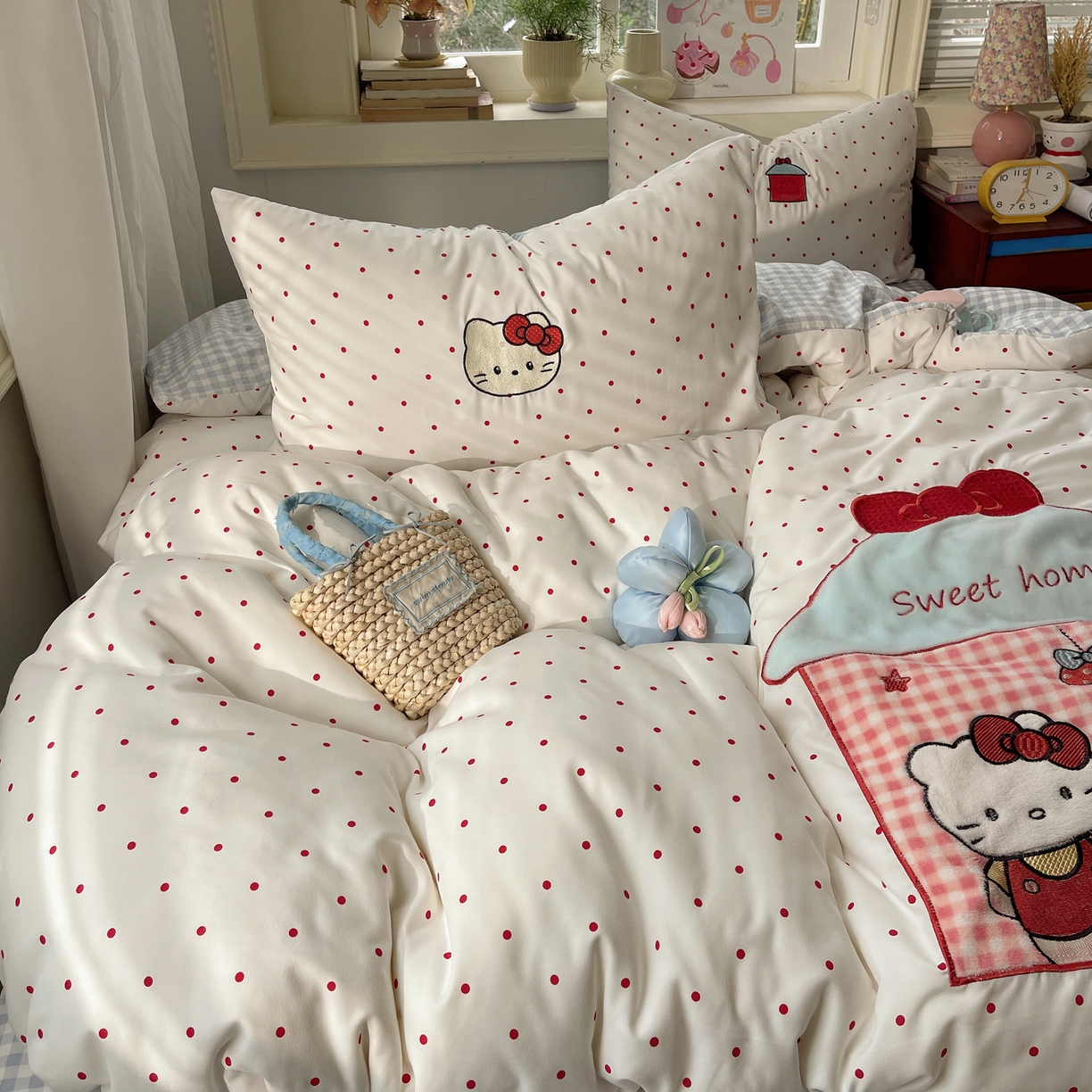 91家纺网 家纺一手货源 找家纺 贝扬思家纺 2026春夏新款云朵贴布绣绣花四件套 猫猫小家