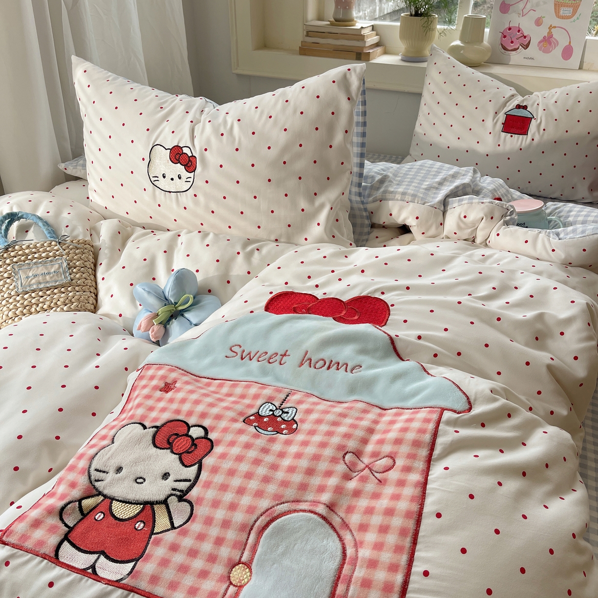 91家纺网 家纺一手货源 找家纺 贝扬思家纺 2026春夏新款云朵贴布绣绣花四件套 猫猫小家