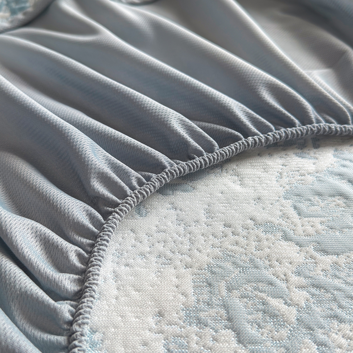 91家纺网 家纺一手货源 找家纺 柔品 2026春夏新款PE中分子床笠款凉席席子 梦里繁花 蓝