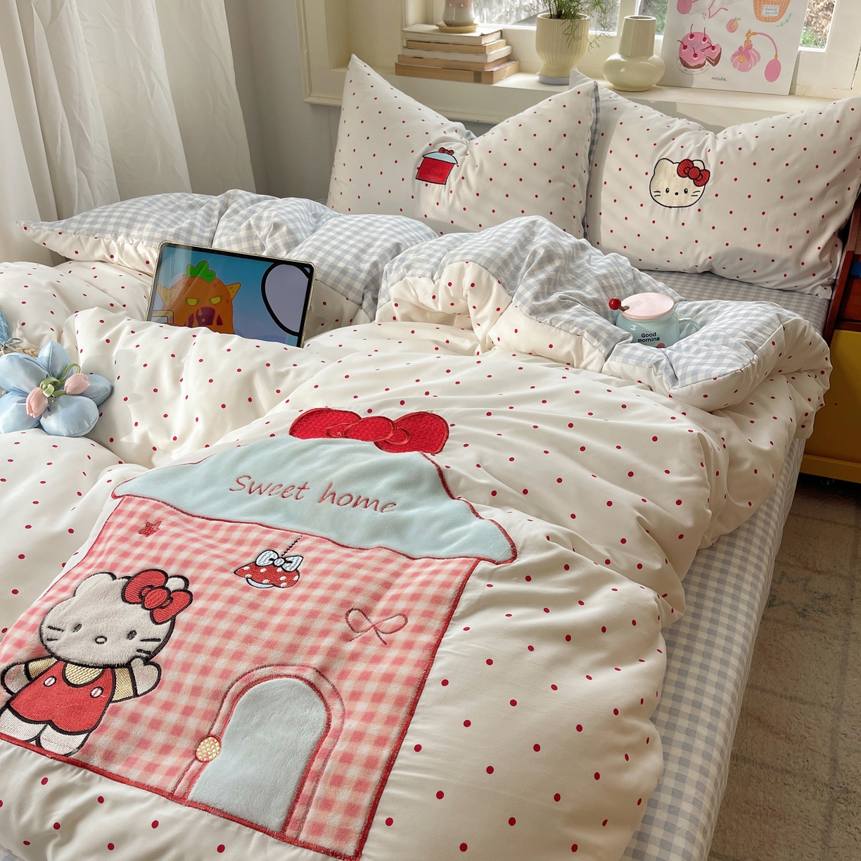 91家纺网 家纺一手货源 找家纺 贝扬思家纺 2026春夏新款云朵贴布绣绣花四件套 猫猫小家