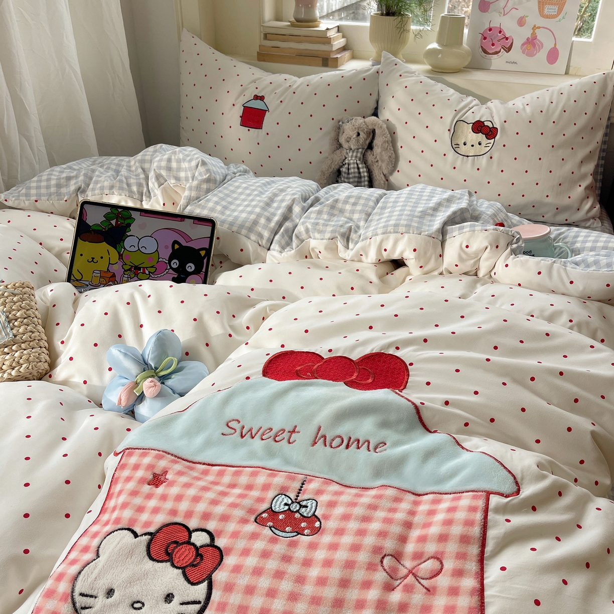 91家纺网 家纺一手货源 找家纺 贝扬思家纺 2026春夏新款云朵贴布绣绣花四件套 猫猫小家