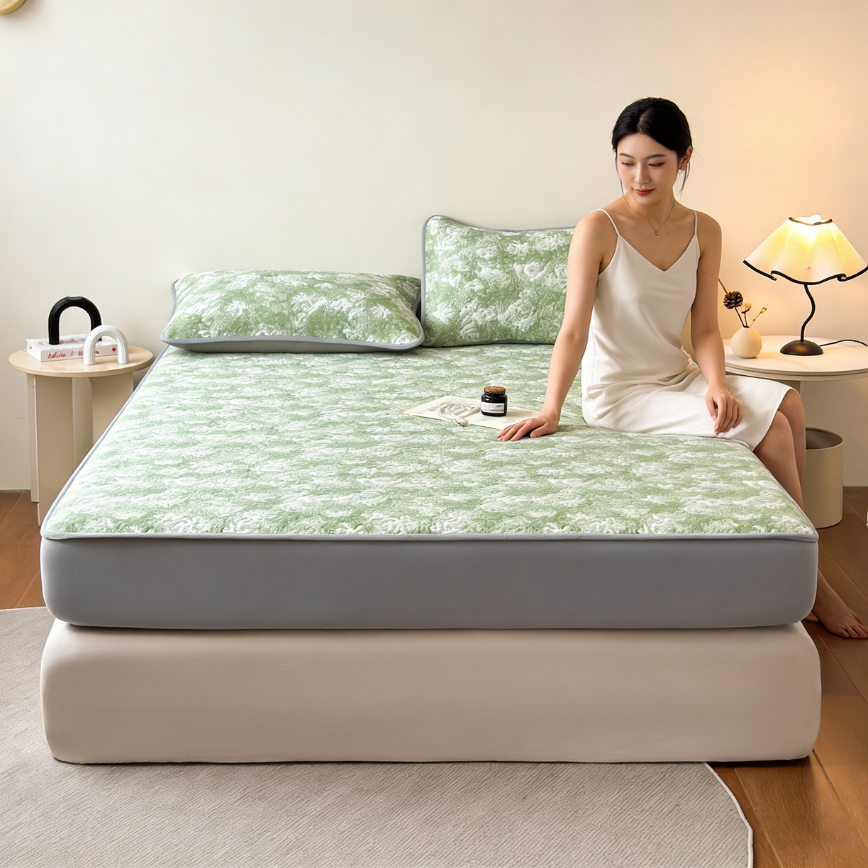 91家纺网 家纺一手货源 找家纺 柔品 2026春夏新款PE中分子床笠款凉席席子 梦里繁花 绿