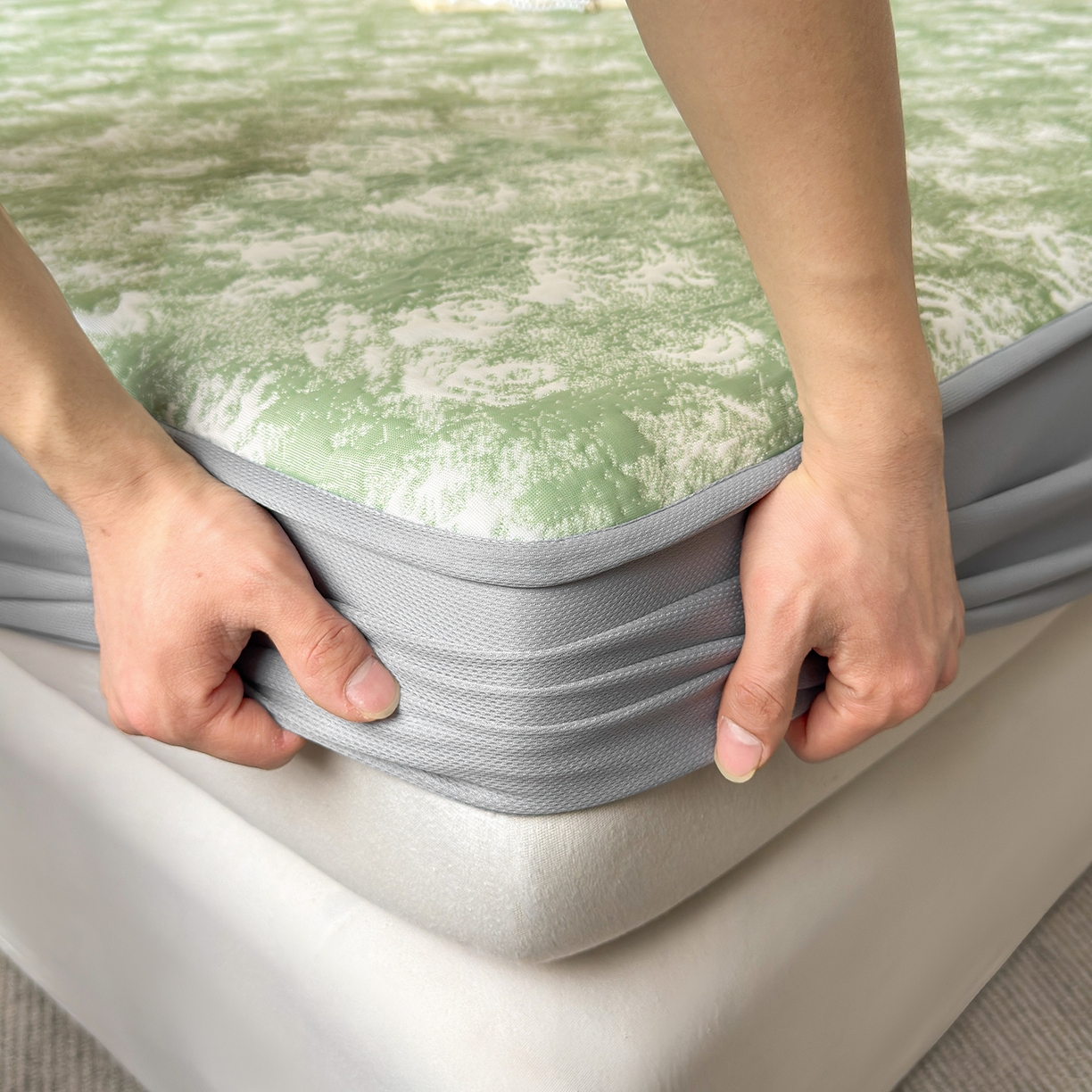 91家纺网 家纺一手货源 找家纺 柔品 2026春夏新款PE中分子床笠款凉席席子 梦里繁花 绿