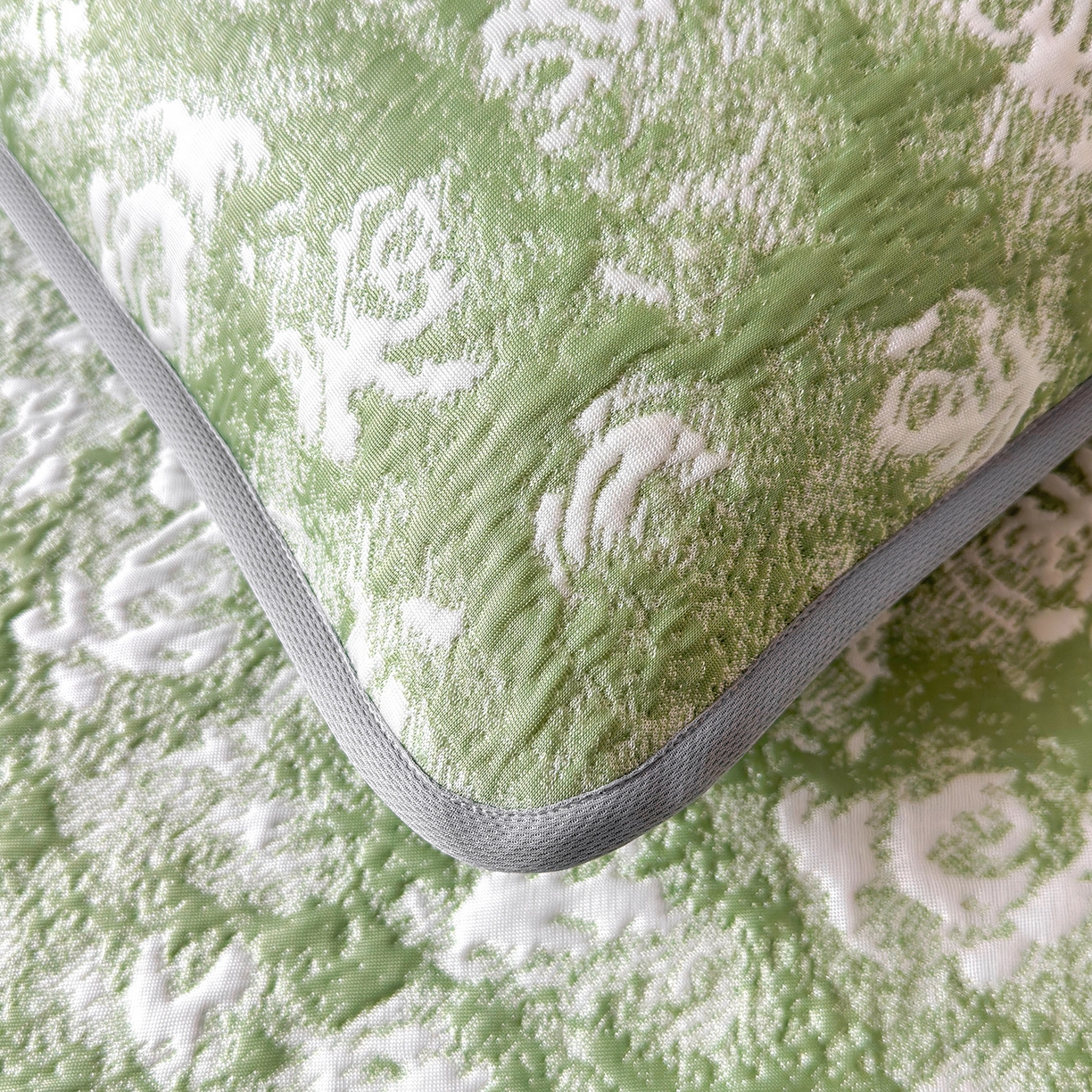 91家纺网 家纺一手货源 找家纺 柔品 2026春夏新款PE中分子床笠款凉席席子 梦里繁花 绿