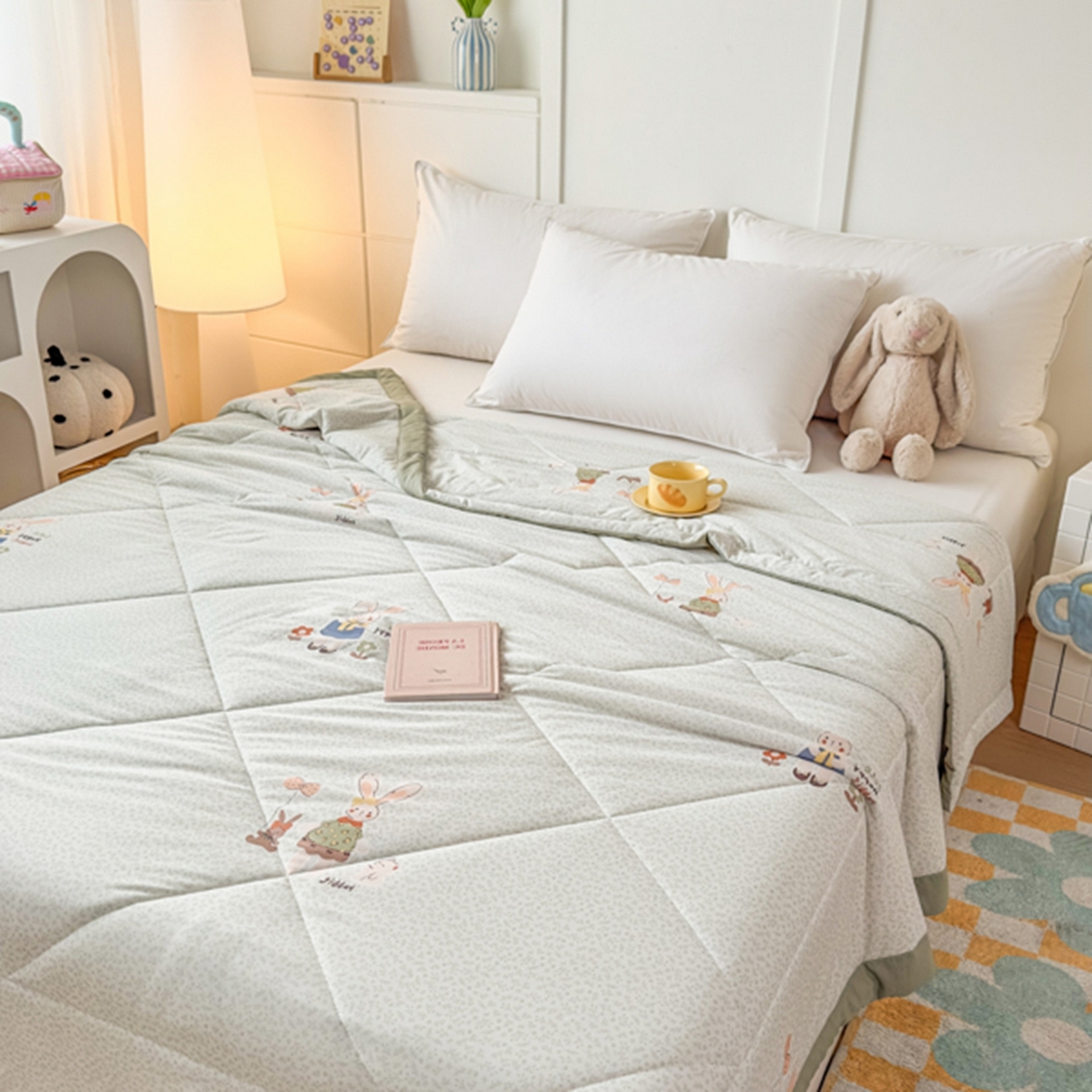 91家纺网 家纺一手货源 找家纺 帕拉美拉 2026新款A类印花冰凉丝凉感丝手包大宽边夏被 萌兔乐园