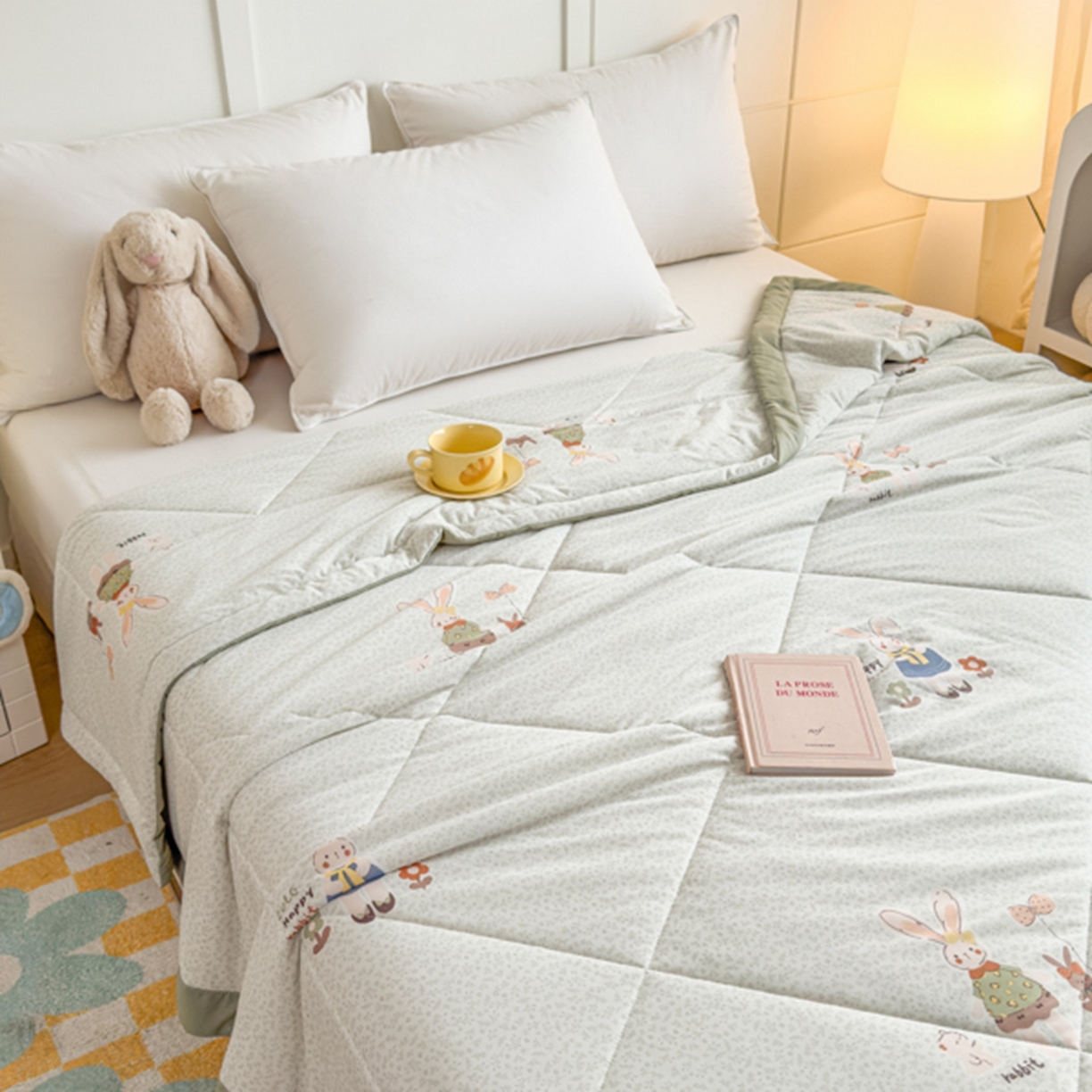 91家纺网 家纺一手货源 找家纺 帕拉美拉 2026新款A类印花冰凉丝凉感丝手包大宽边夏被 萌兔乐园