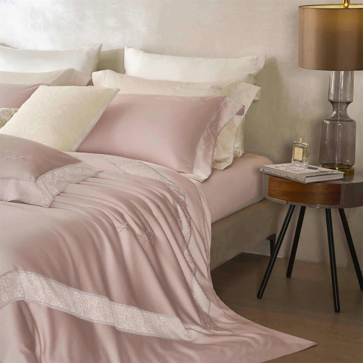 91家纺网 家纺一手货源 找家纺 （总）玖玖爱家纺 2026新款80支贡缎奢织黄金长绒棉四件套-云梦泽