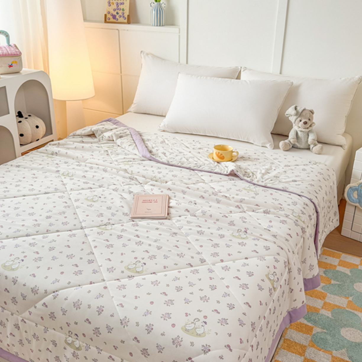 91家纺网 家纺一手货源 找家纺 帕拉美拉 2026新款A类印花冰凉丝凉感丝手包大宽边夏被 紫韵小萌丫