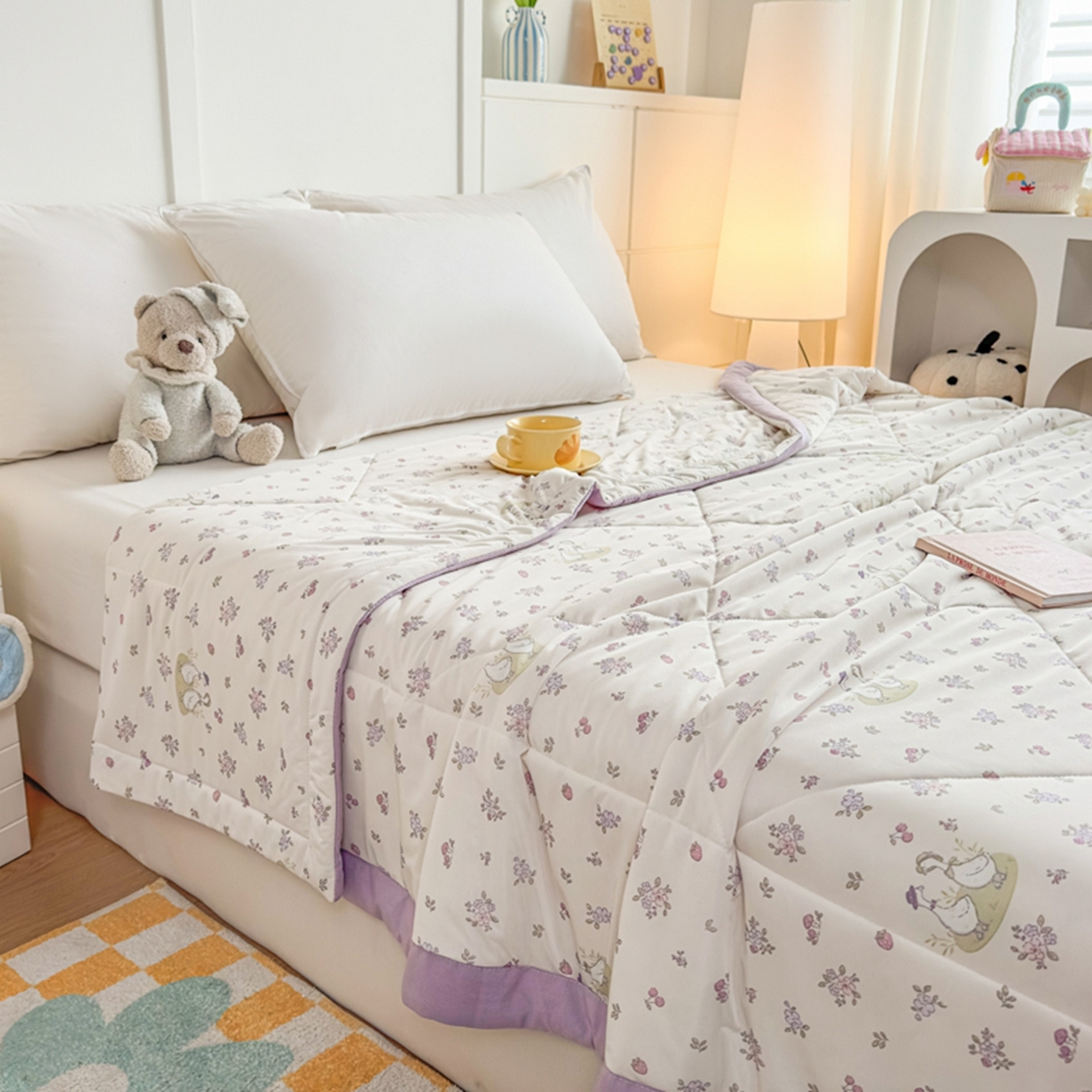 91家纺网 家纺一手货源 找家纺 帕拉美拉 2026新款A类印花冰凉丝凉感丝手包大宽边夏被 紫韵小萌丫