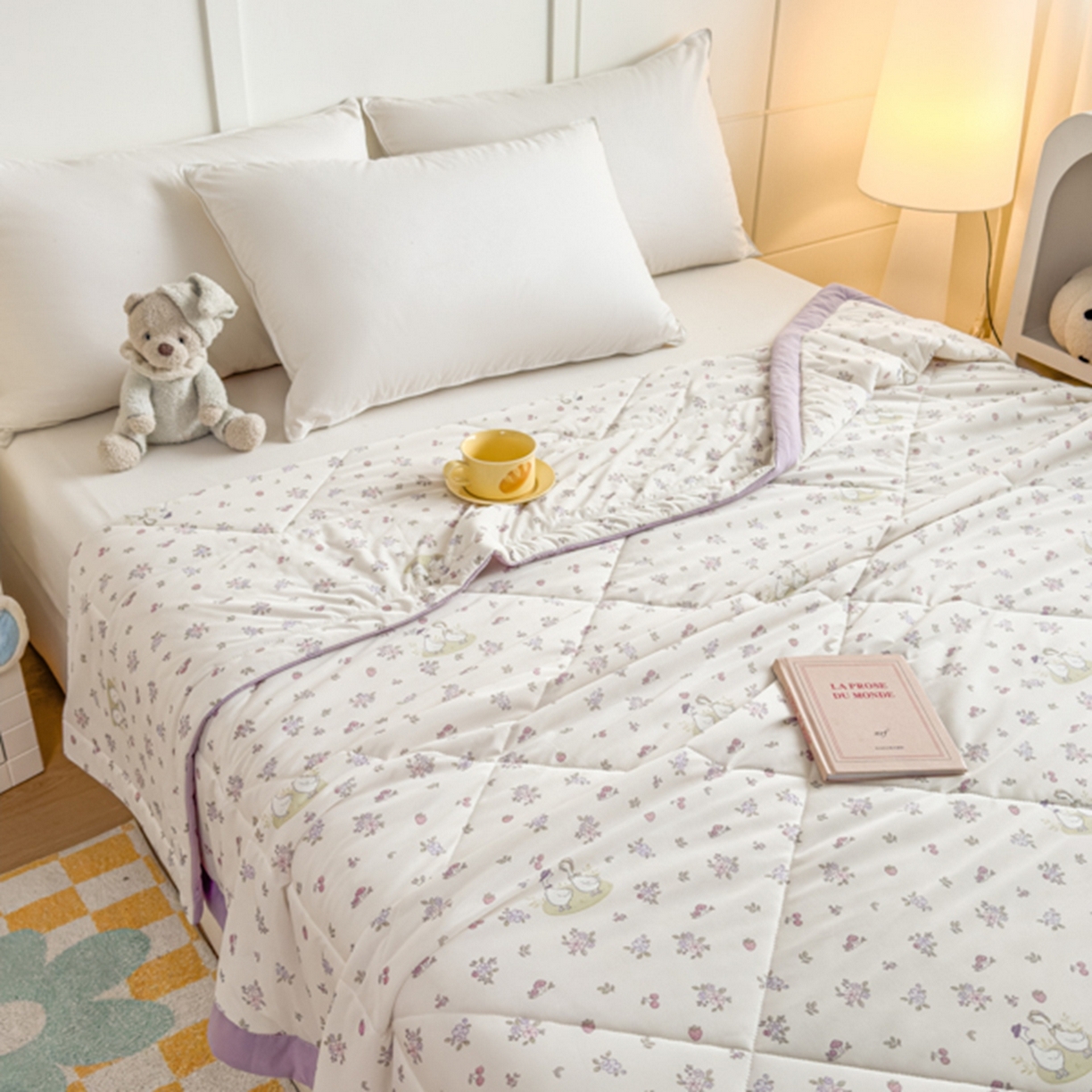 91家纺网 家纺一手货源 找家纺 帕拉美拉 2026新款A类印花冰凉丝凉感丝手包大宽边夏被 紫韵小萌丫