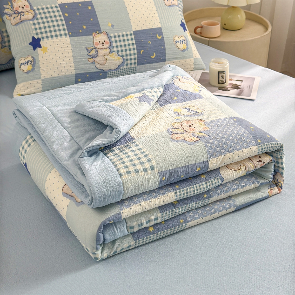 91家纺网 家纺一手货源 找家纺 晓时候 2026新款A类云感双层纱夏被棉花被小清新印花夏凉被空调被 蓝色泡芙狗