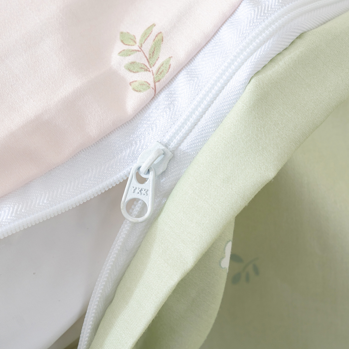 91家纺网 家纺一手货源 找家纺 良佐生活 2026新款A类60支全棉贡缎长绒棉单件被套 兔熊宝贝