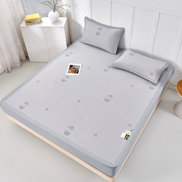 91家纺网 家纺一手货源 找家纺 小牛席业 2026新款【实拍风格】双PE高凉感-韩版小熊提花冰丝席（床笠款）凉席竹席藤席冰藤席乳胶席豆豆席 灰色