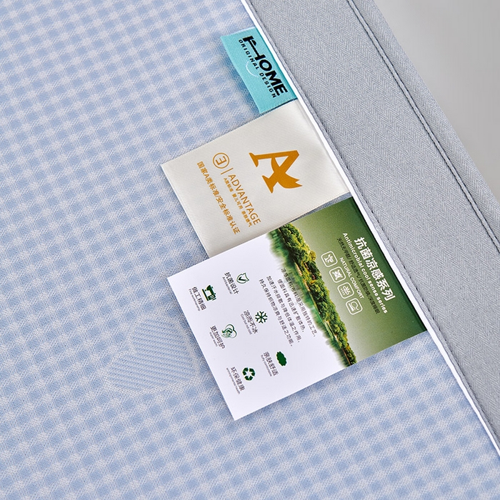 91家纺网 家纺一手货源 找家纺 小牛席业 2026新款【实拍风格】双PE高凉感-韩版小熊提花冰丝席（床笠款）凉席竹席藤席冰藤席乳胶席豆豆席 蓝色