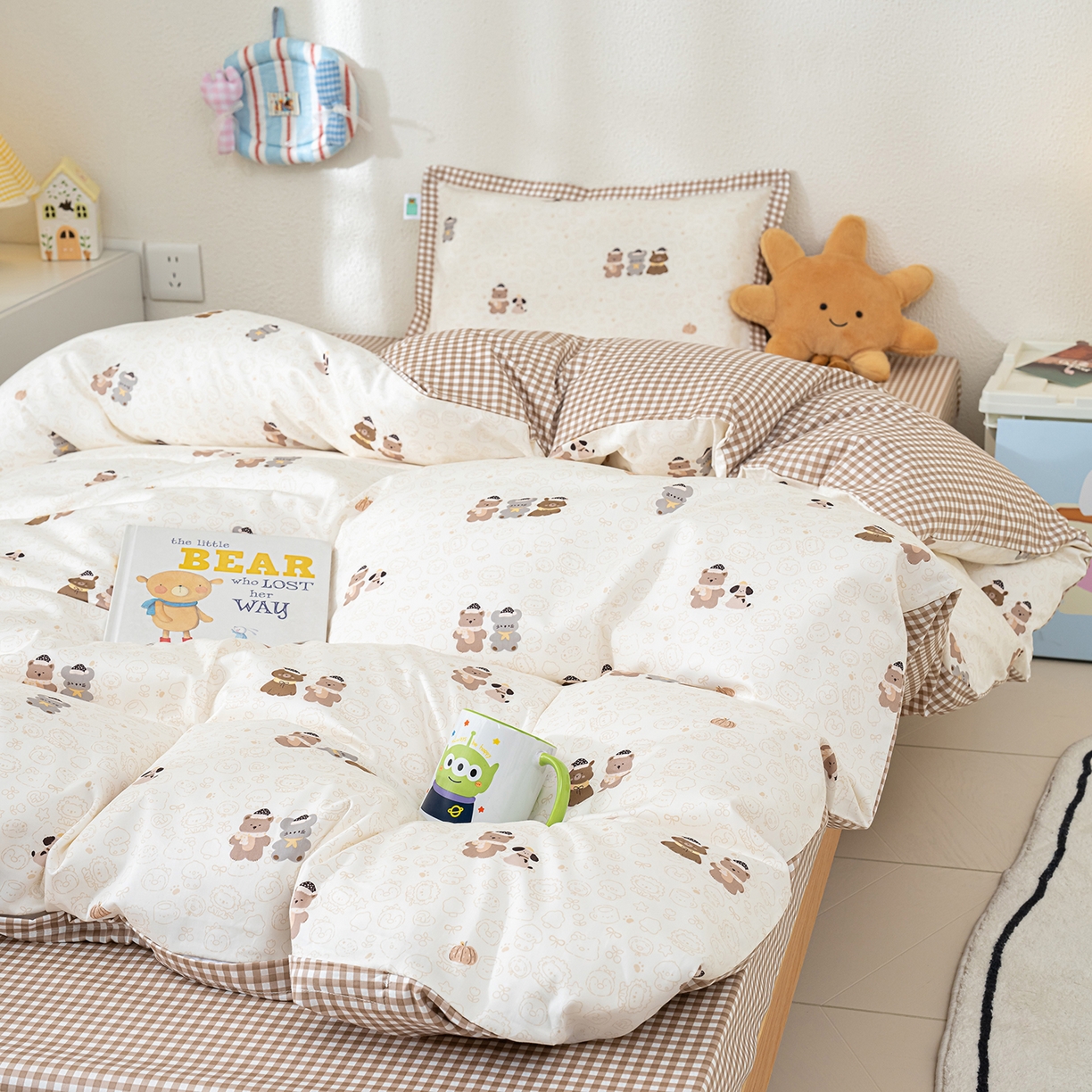 91家纺网 家纺一手货源 找家纺 良佐生活 2026新款A类60支全棉贡缎长绒棉单件被套 小熊一家