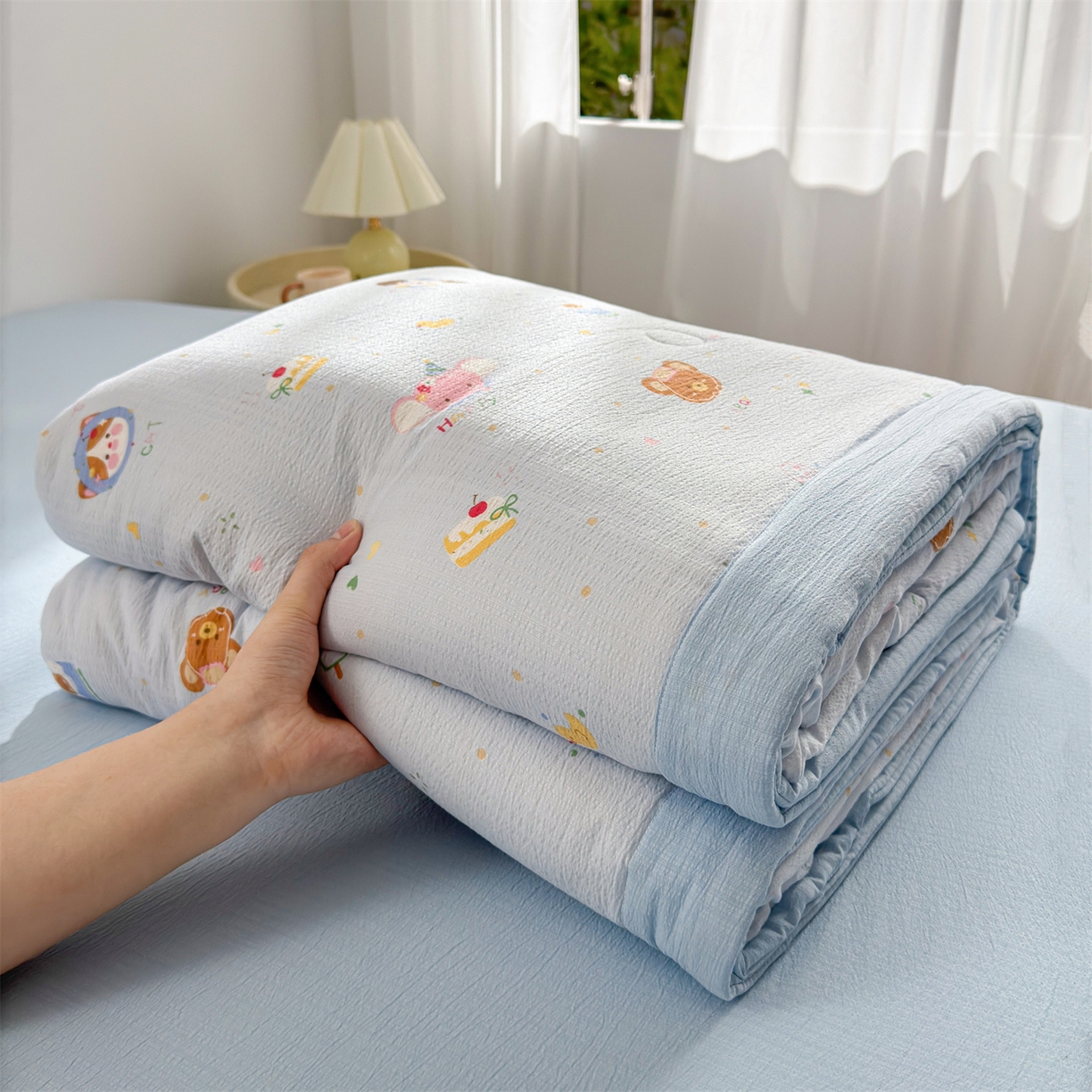 91家纺网 家纺一手货源 找家纺 晓时候 2026新款A类云感双层纱夏被棉花被小清新印花夏凉被空调被 萌宠派对