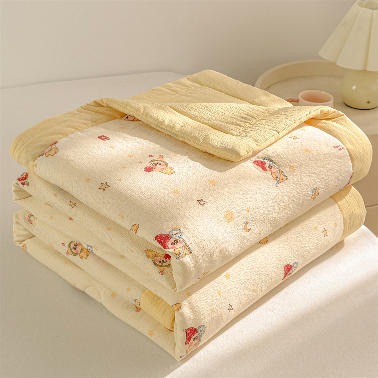 91家纺网 家纺一手货源 找家纺 晓时候 2026新款A类云感双层纱夏被棉花被小清新印花夏凉被空调被 萌萌星星人