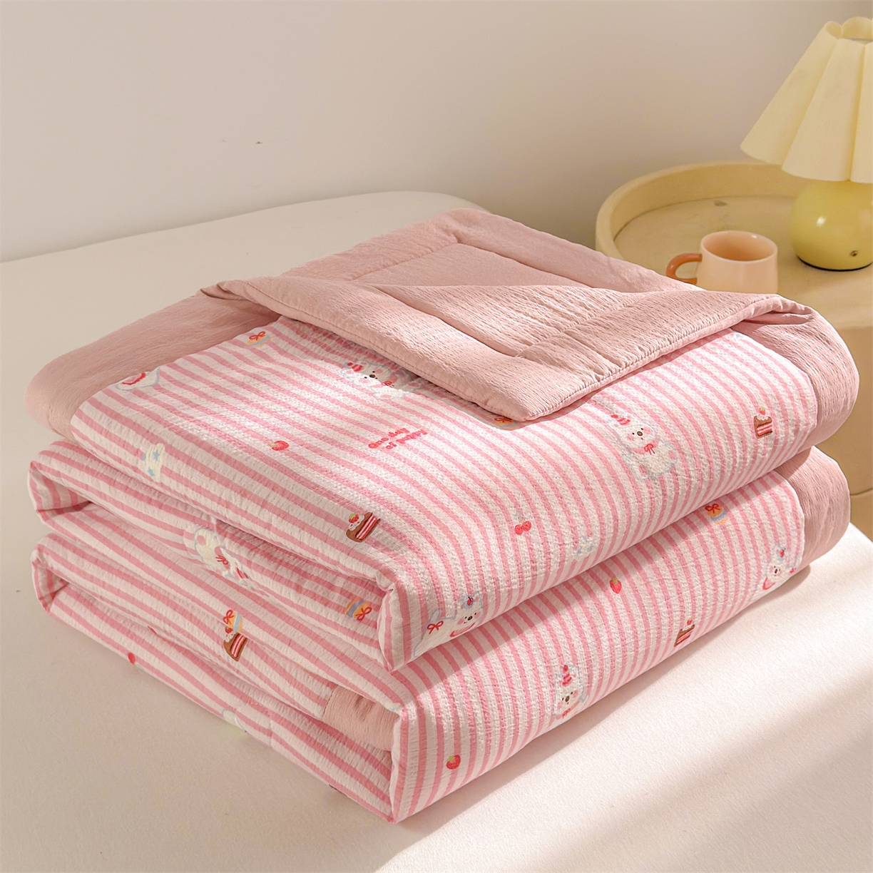 91家纺网 家纺一手货源 找家纺 晓时候 2026新款A类云感双层纱夏被棉花被小清新印花夏凉被空调被 甜甜西高地