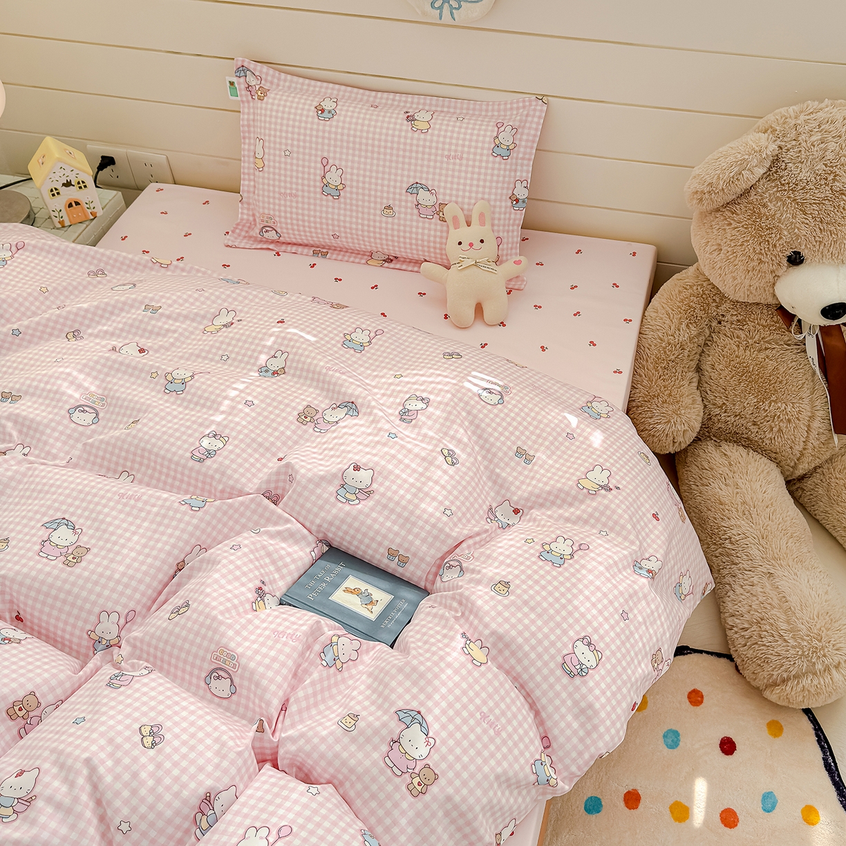 91家纺网 家纺一手货源 找家纺 良佐生活 2026新款铂金全棉卡通单件被套 乐兔-粉