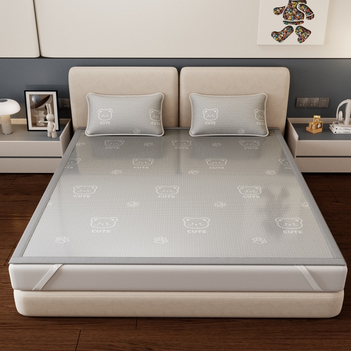 91家纺网 家纺一手货源 找家纺 福来临家纺 2026新款印花冰丝席席子凉席-床席款床笠款 开心小熊灰-床席款