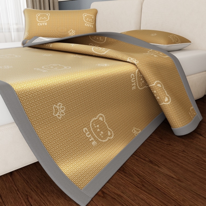 91家纺网 家纺一手货源 找家纺 福来临家纺 2026新款印花冰丝席席子凉席-床席款床笠款 开心小熊咖-床席款