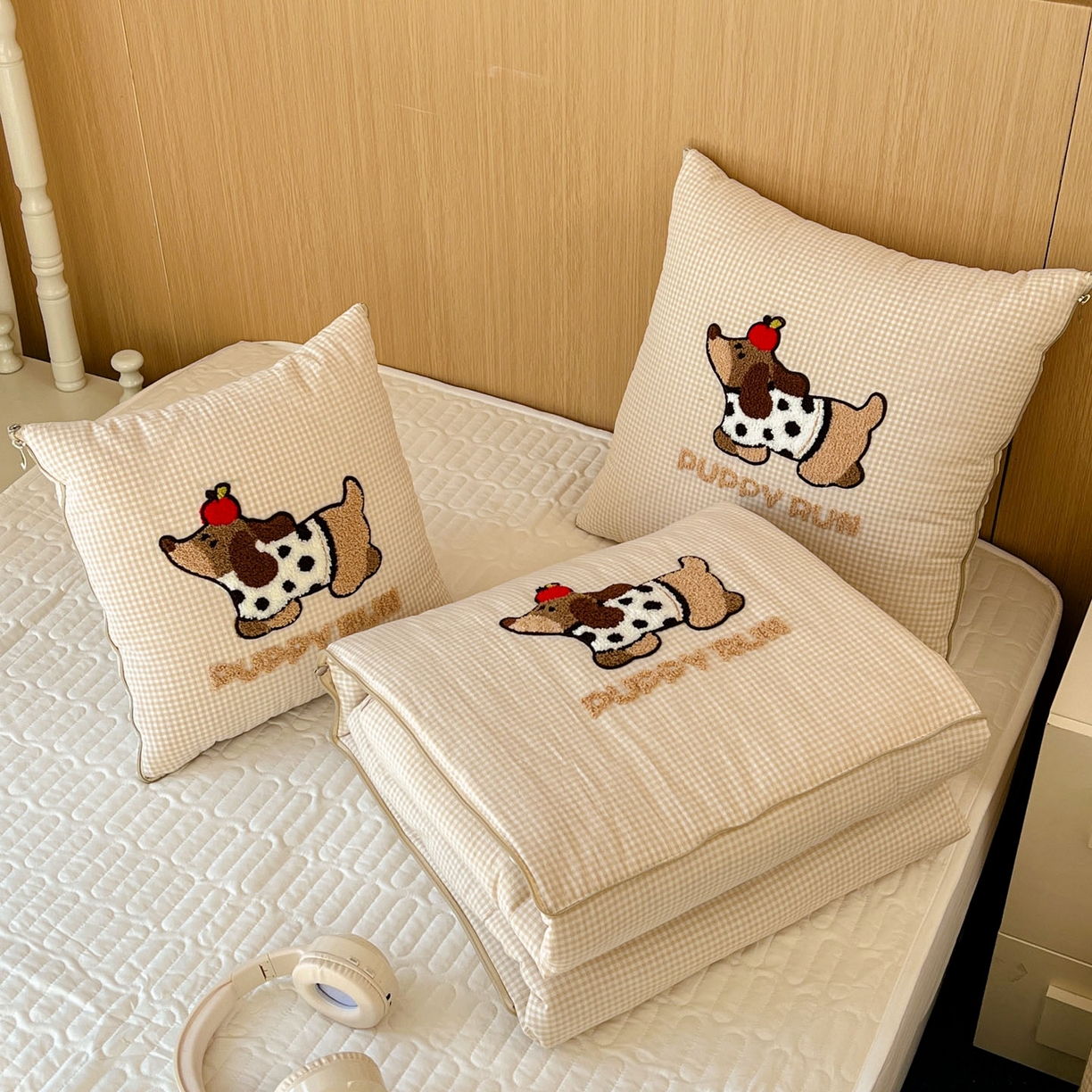 91家纺网 家纺一手货源 找家纺 番茄+ 2026春夏新款色织全棉纯棉水洗棉毛巾绣抱枕被 波点腊肠狗