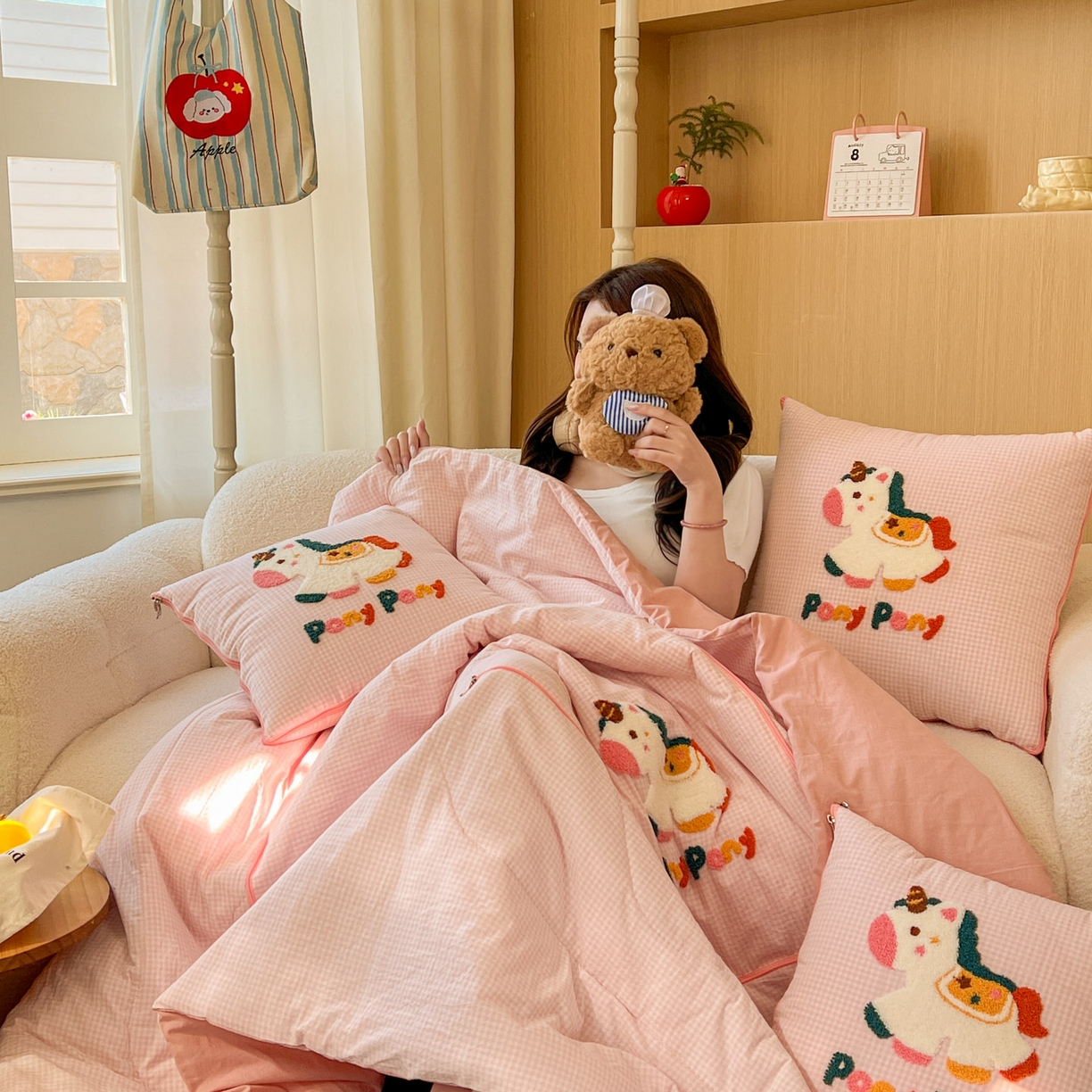 91家纺网 家纺一手货源 找家纺 番茄+ 2026春夏新款色织全棉纯棉水洗棉毛巾绣抱枕被 彩色小马