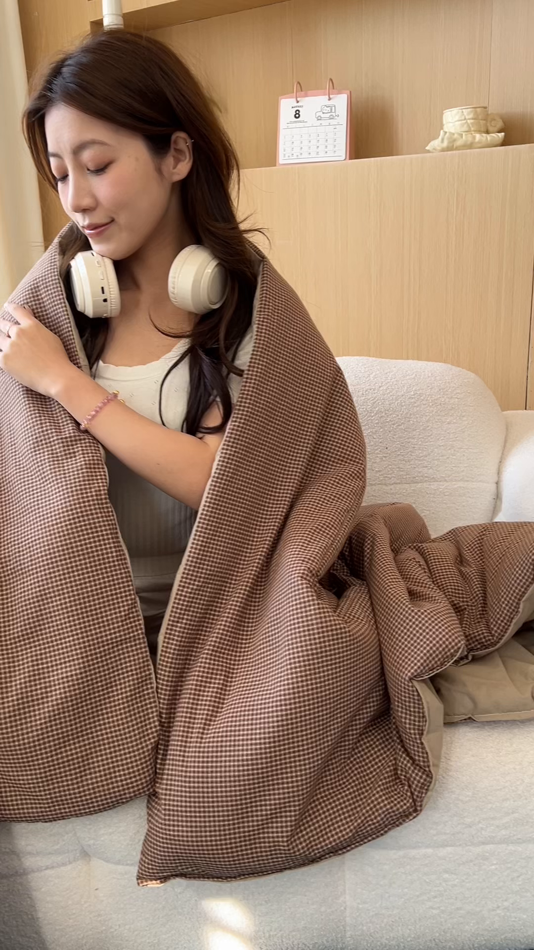 91家纺网 家纺一手货源 找家纺 番茄+ 2026春夏新款色织全棉纯棉水洗棉毛巾绣抱枕被 苹果企鹅-咖格