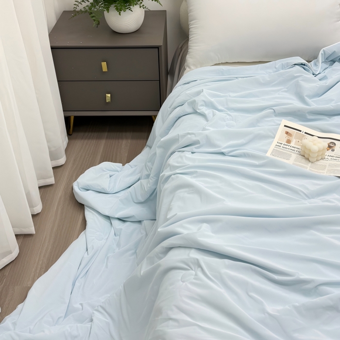 91家纺网 家纺一手货源 找家纺 申龙家纺  2026新款仿锦氨凉感丝夏凉被 浅兰