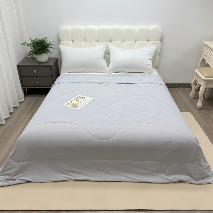 91家纺网 家纺一手货源 找家纺 申龙家纺  2026新款仿锦氨凉感丝夏凉被 浅灰