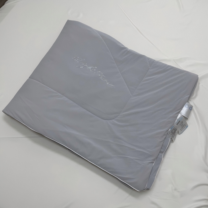 91家纺网 家纺一手货源 找家纺 申龙家纺  2026新款仿锦氨凉感丝夏凉被 浅灰