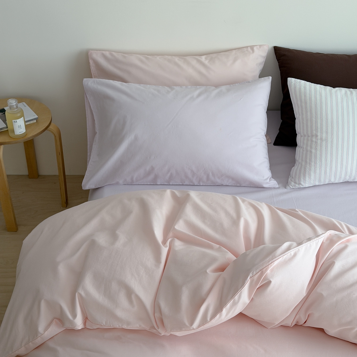 91家纺网 家纺一手货源 找家纺 蜜宿 2026新款纯色混搭全棉纯棉40s水洗棉四件套 粉色星球（枕套混搭）