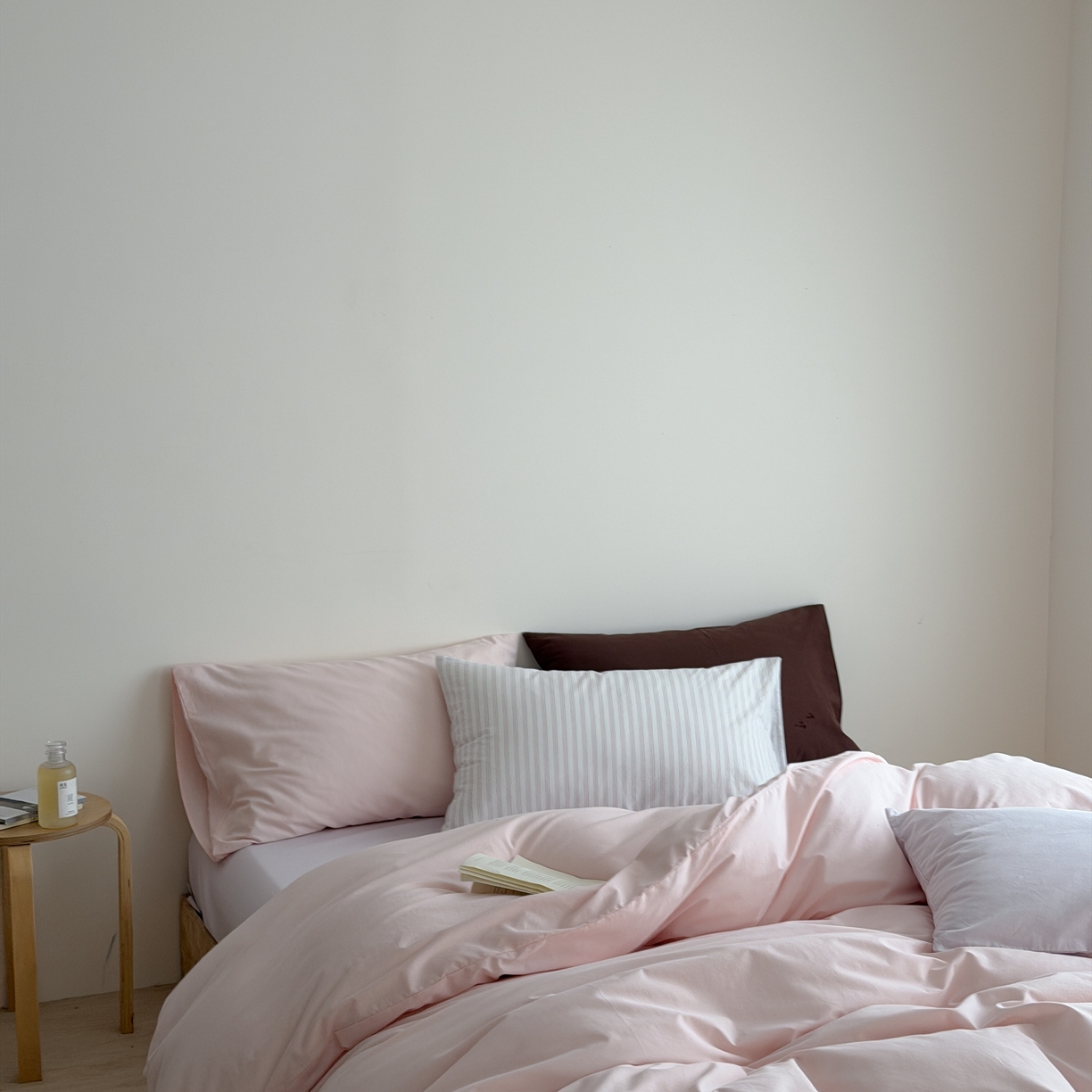 91家纺网 家纺一手货源 找家纺 蜜宿 2026新款纯色混搭全棉纯棉40s水洗棉四件套 粉色星球（枕套混搭）