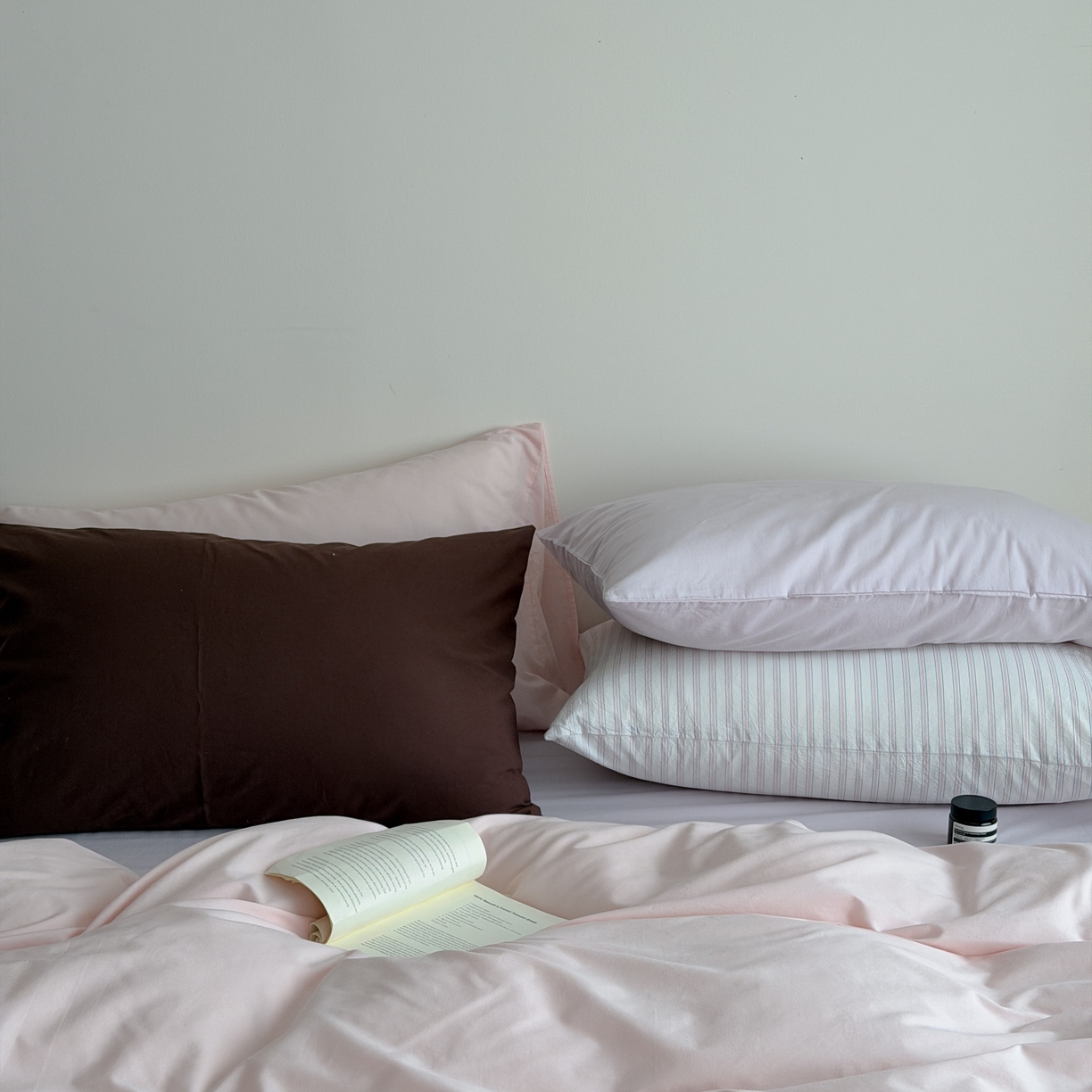 91家纺网 家纺一手货源 找家纺 蜜宿 2026新款纯色混搭全棉纯棉40s水洗棉四件套 粉色星球（枕套混搭）