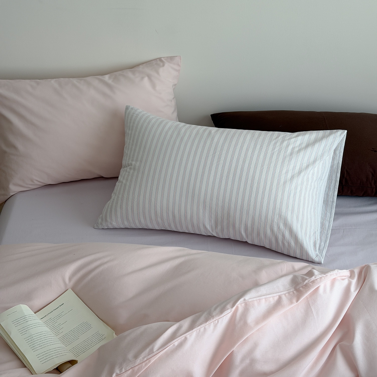 91家纺网 家纺一手货源 找家纺 蜜宿 2026新款纯色混搭全棉纯棉40s水洗棉四件套 粉色星球（枕套混搭）